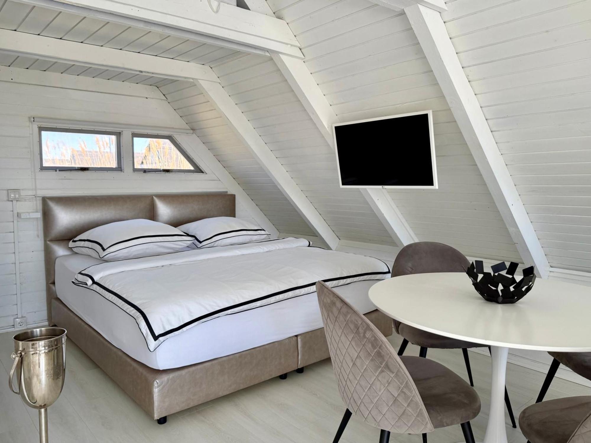 Seehuette Neusiedlersee - Strandhaus, Elektroboot Inklusive Rust Exteriér fotografie